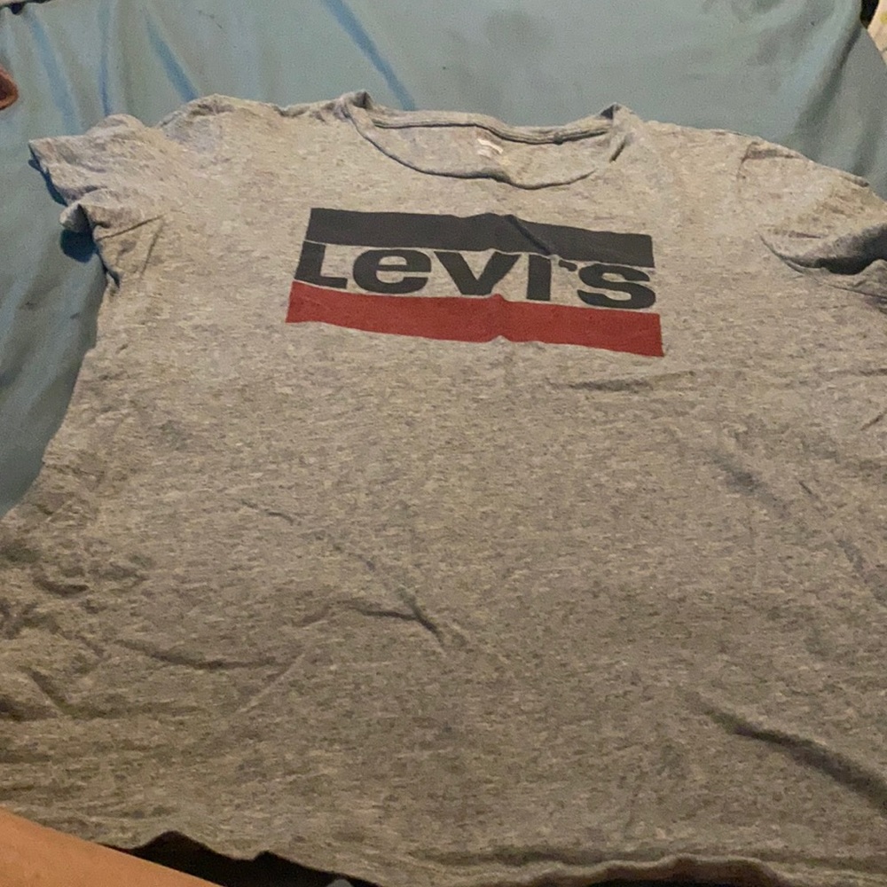 Levis tshirt